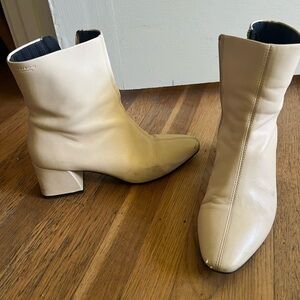 Vagabond Alice Cream Ankle Booties women’s 8 / 39